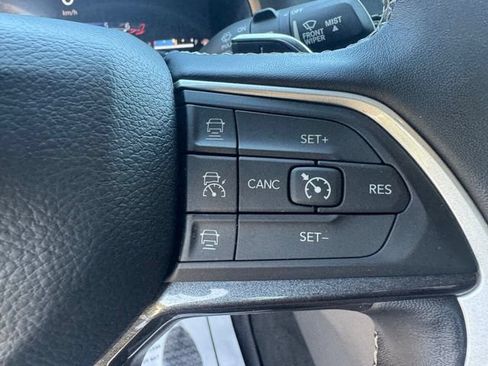 Used 2022 Jeep Grand Cherokee L Laredo AWD/4WD image 22