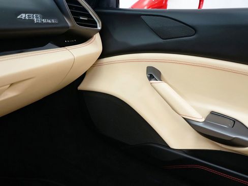 Used 2016 Ferrari 488 Spider image 22