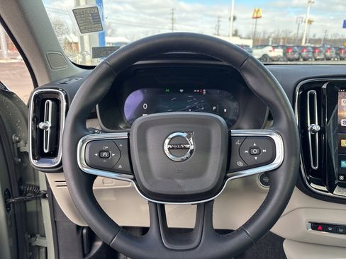 Certified 2025 Volvo XC40 B5 Ultra w/ Protection Package Premier image 20