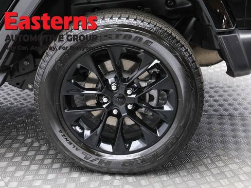 Used 2021 Jeep Wrangler Unlimited Sahara w/ Cold Weather Group AWD/4WD image 8