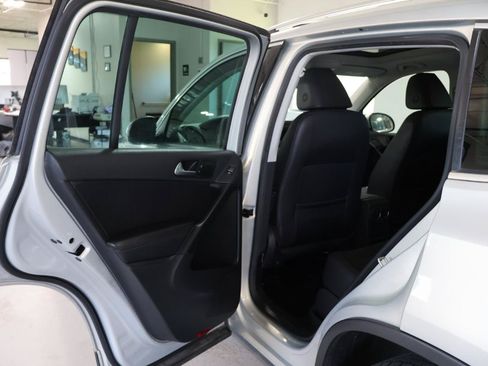 Used 2015 Volkswagen Tiguan S FWD image 17