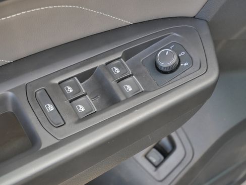 Certified 2023 Volkswagen Atlas SEL R-Line image 19