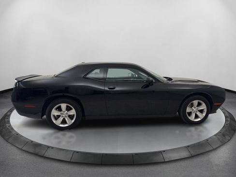 Used 2023 Dodge Challenger SXT RWD image 4