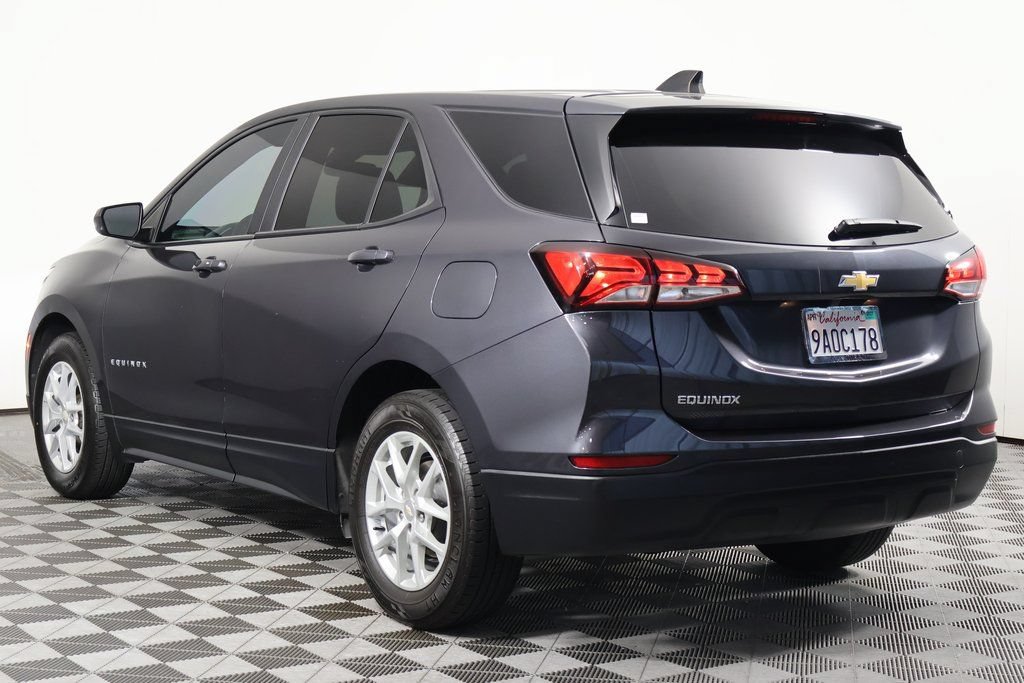 Used 2022 Chevrolet Equinox LS w/ LS Convenience Package FWD image 6