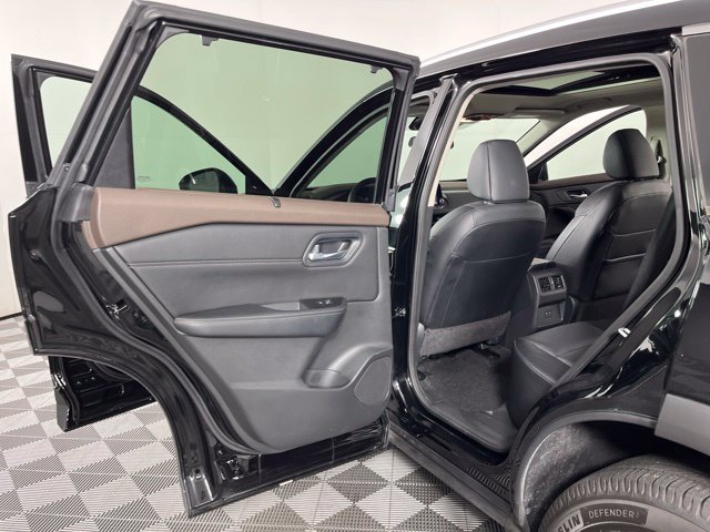 Used 2023 Nissan Rogue SV w/ SV Premium B Package FWD image 42