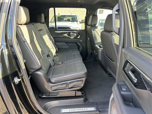 Used 2025 Chevrolet Suburban RST image 26