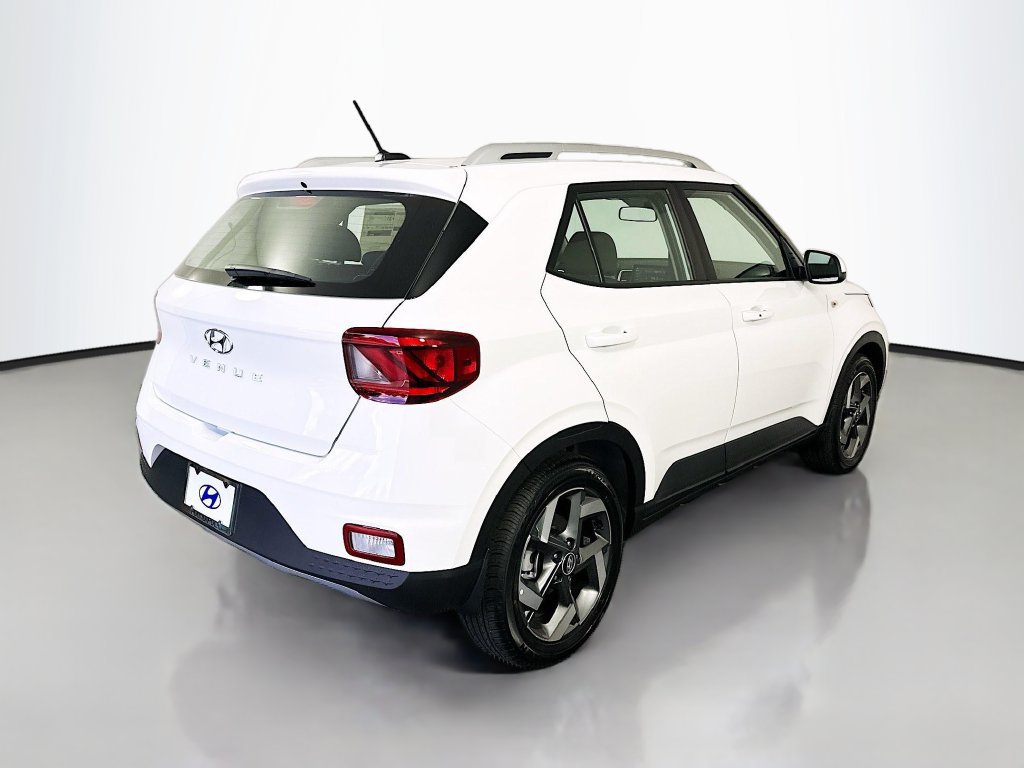 New 2026 Hyundai Venue SEL FWD image 5
