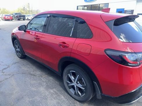 Used 2024 Honda HR-V EX-L image 3
