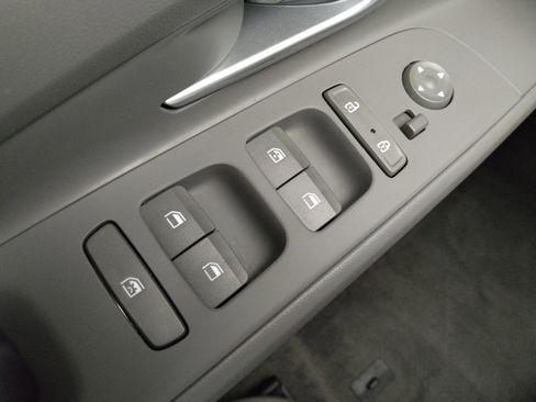 Used 2023 Hyundai Elantra SEL FWD image 27