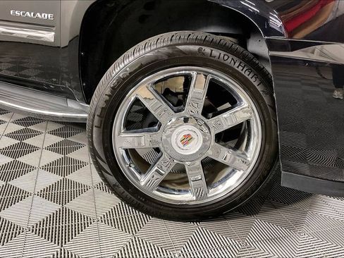 Used 2013 Cadillac Escalade Luxury image 11