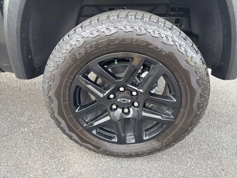Used 2025 Chevrolet Colorado Trail Boss image 10