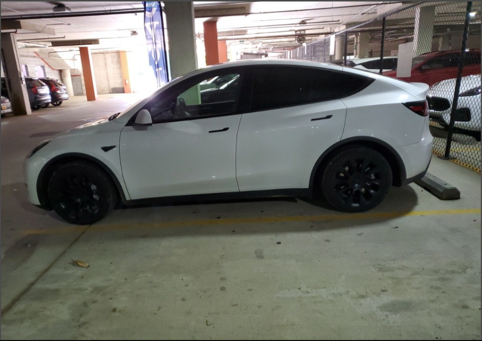 Used 2023 Tesla Model Y Long Range AWD/4WD image 12