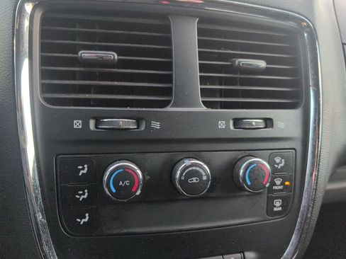 Used 2014 RAM C/V Tradesman image 14