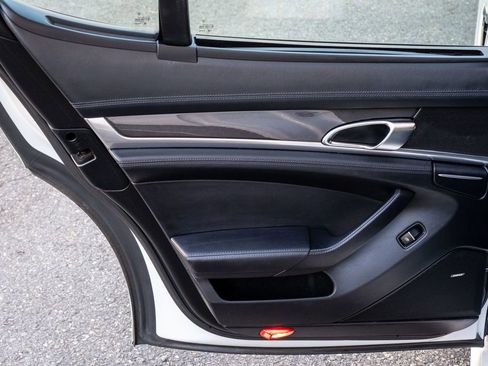 Used 2016 Porsche Panamera GTS image 26