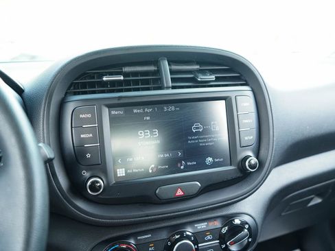 Used 2022 Kia Soul LX w/ Technology Package image 19