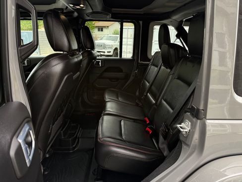 Used 2021 Jeep Wrangler Unlimited Rubicon AWD/4WD image 29