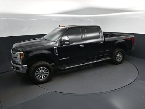 Used 2019 Ford F250 Lariat w/ Lariat Ultimate Package AWD/4WD image 31