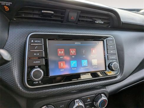 Used 2022 Nissan Kicks S image 19