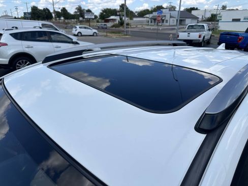 Used 2017 Toyota RAV4 XLE FWD image 9