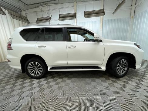 Used 2020 Lexus GX 460 Luxury w/ Accessory Package AWD/4WD image 29