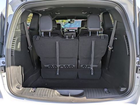 New 2026 Chrysler Pacifica Select image 12