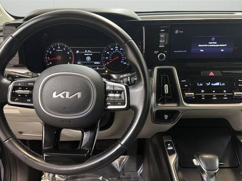 Used 2022 Kia Sorento S FWD image 20