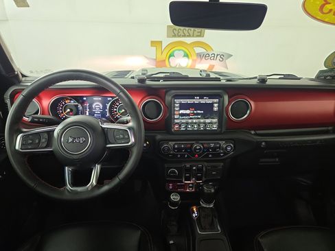 Certified 2023 Jeep Wrangler Rubicon w/ Cold Weather Group image 14