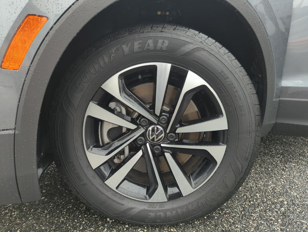 Used 2024 Volkswagen Tiguan S FWD image 44