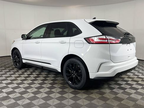 Used 2023 Ford Edge SE w/ Black Appearance Package AWD/4WD image 9