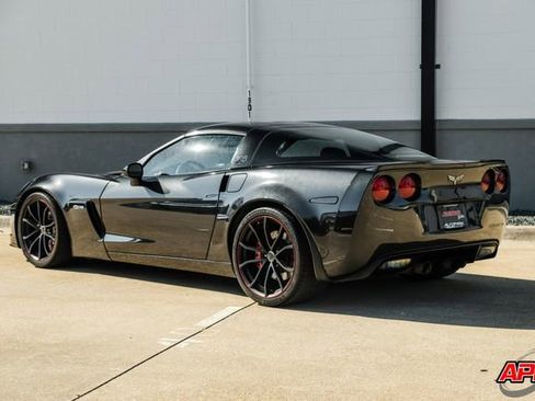 Used 2012 Chevrolet Corvette Z06 w/ 3LZ Preferred Equipment Group image 3