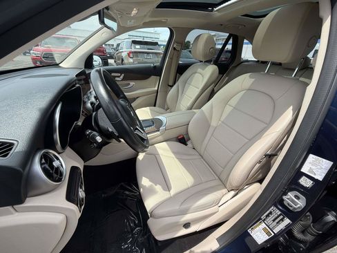 Used 2022 Mercedes-Benz GLC 300 4MATIC image 23