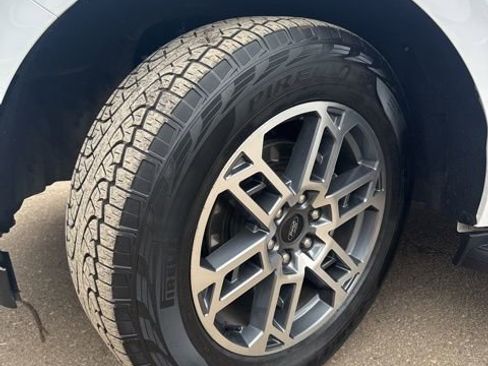 Used 2025 Ford Expedition Active image 29