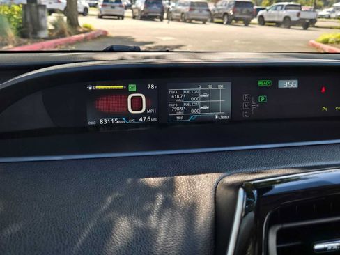 Used 2019 Toyota Prius LE AWD/4WD image 23