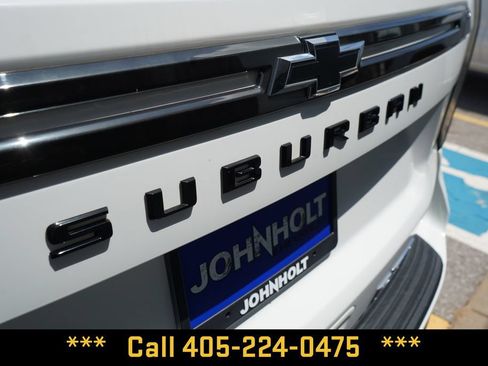Used 2022 Chevrolet Suburban RST w/ Sport Performance Package AWD/4WD image 5