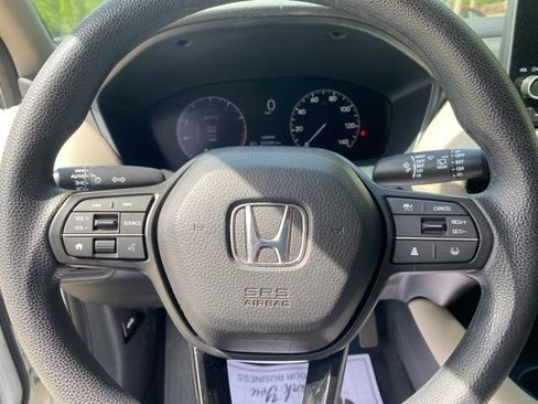 Used 2024 Honda HR-V LX image 10