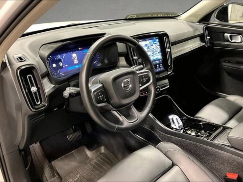 Certified 2026 Volvo XC40 B5 Plus w/ Protection Package Premier AWD/4WD image 17