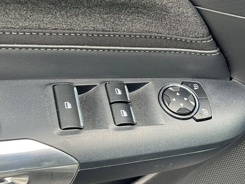 Used 2025 Ford Mustang Convertible RWD image 18