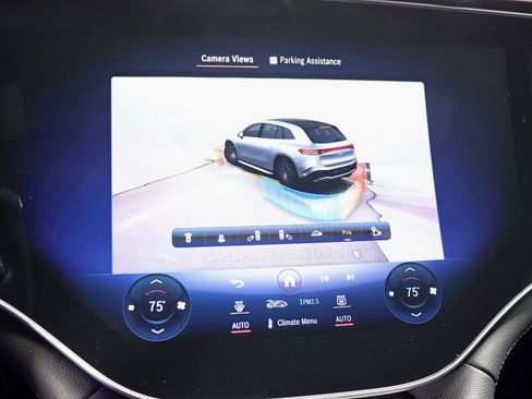 Used 2023 Mercedes-Benz EQS 580 4MATIC SUV w/ Exclusive Trim Package image 24