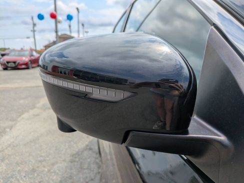Used 2018 Nissan Rogue Sport SL w/ SL Premium Package FWD image 13