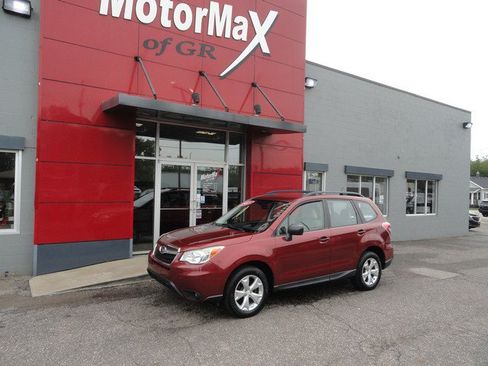 Used 2015 Subaru Forester 2.5i w/ Alloy Wheel Package AWD/4WD image 1