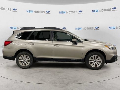 Used 2015 Subaru Outback 2.5i Premium AWD/4WD image 6