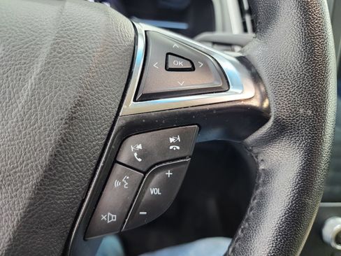 Used 2024 Ford Edge SEL image 16