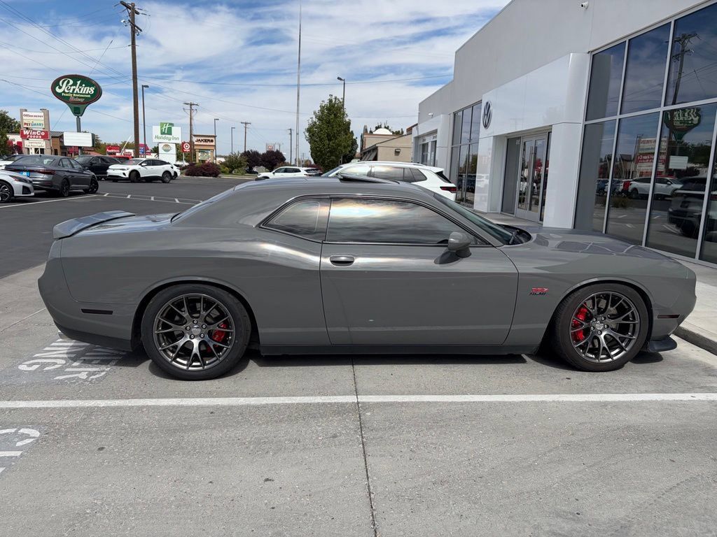 Used 2017 Dodge Challenger SRT RWD image 7