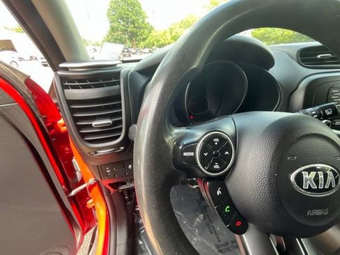 Used 2015 Kia Soul + FWD image 22
