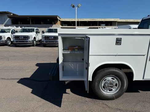 New 2026 Ford F250 XL w/ XL Chrome Package image 9