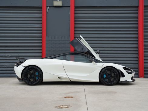 Used 2018 McLaren 720S Performance RWD image 12