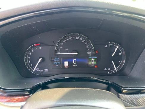 Used 2017 Cadillac XT5 Luxury w/ Driver Awareness Package FWD image 26