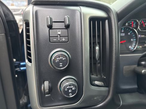 Used 2018 Chevrolet Silverado 1500 LT w/ All Star Edition image 16