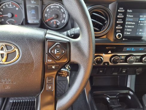 Used 2022 Toyota Tacoma SR image 11