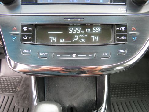 Used 2013 Toyota Avalon XLE Touring image 26